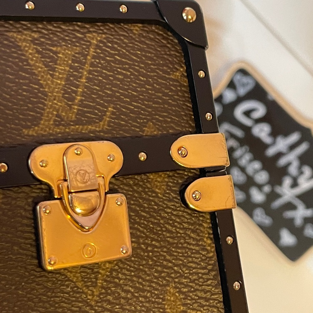 Authentic Louis Vuitton Eye Trunk with Strap for iPhone X/XS - Picture 8 of 12